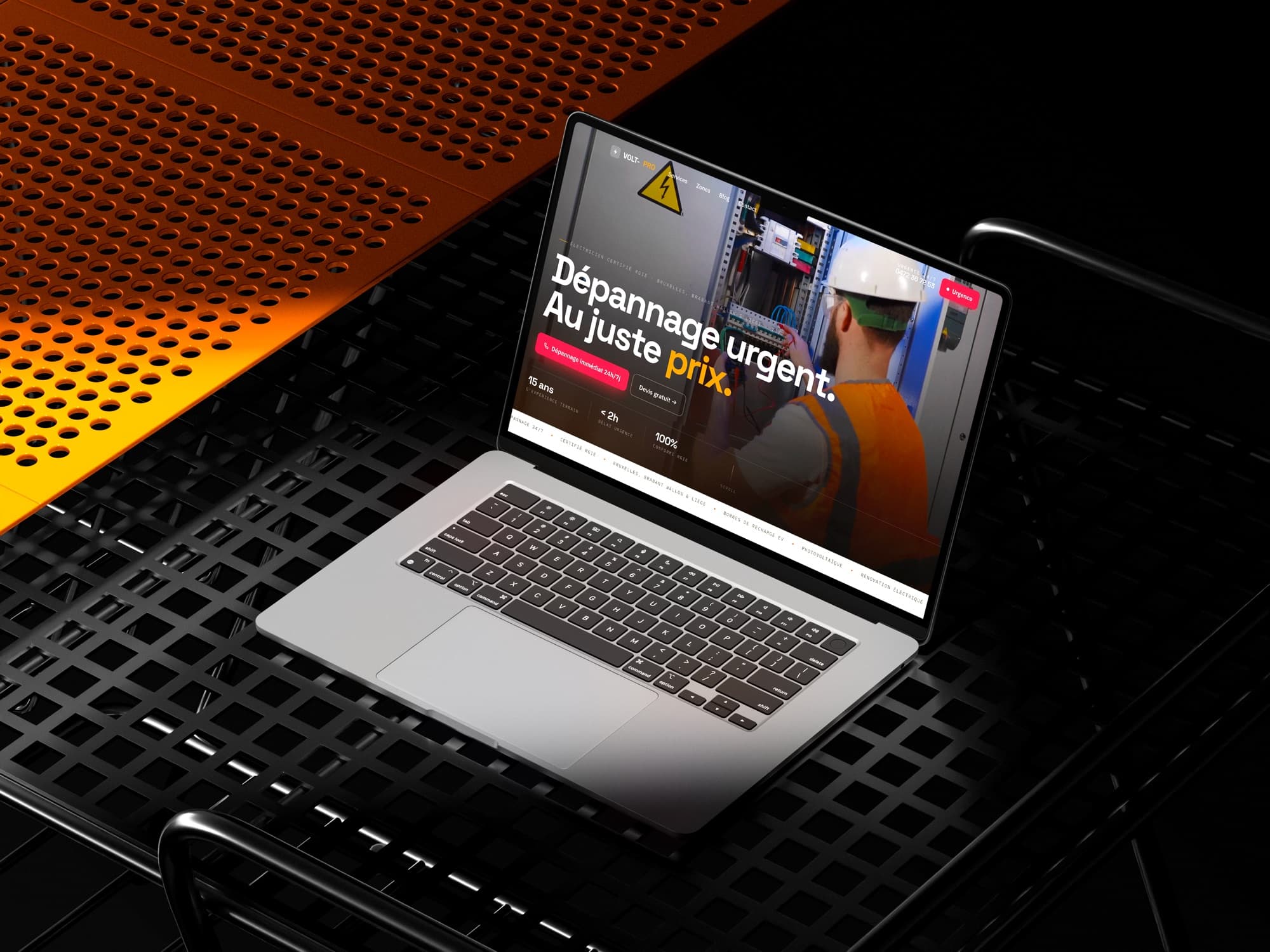 Volt-Pro — site livré, présenté sur ordinateur portable